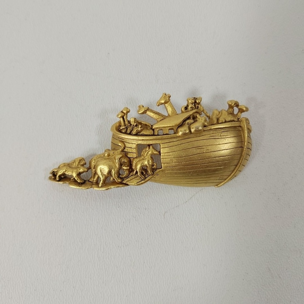 AJC  Noah's‎ Ark Gold Toned Brooch BIBLICAL THEME